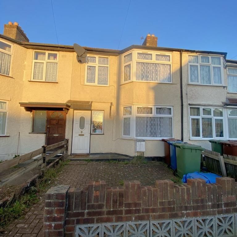 3 bedroom terraced house to rent - Photo 1