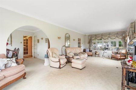 4 bedroom detached house to rent - Photo 5