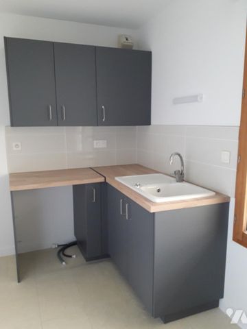 APPARTEMENT T3 avec PARKING EXTERIEUR PRIVATIF- LAVAL - Photo 5