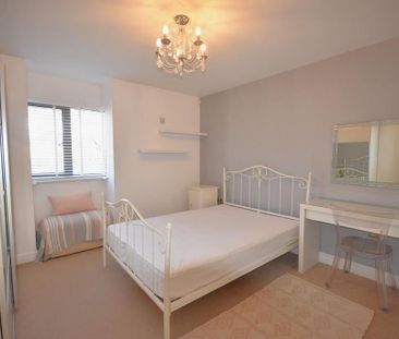 2 bedroom penthouse to rent - Photo 4