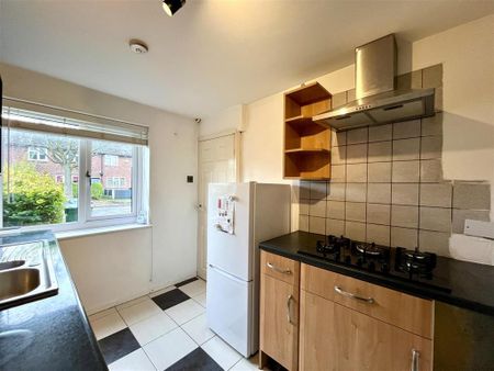 3 bedroom terraced house to rent - Photo 5