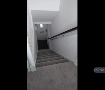 2 bedroom penthouse to rent - Photo 6