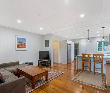 Beautifully Presented Home in Prime Chermside Location - Photo 2