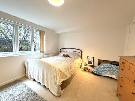 Cadogan House, Commerical Road - Photo 3