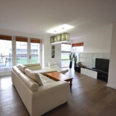 2 Bed Luxury Flat Didsbury - Close to Metro Station and Burton Road - Photo 1