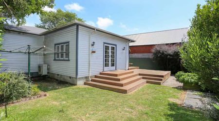 4 Bedrooms - Double Glazed - Great School Zones! - Photo 5