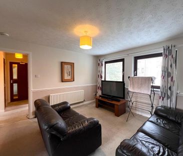 2 bedroom flat to rent - Photo 2