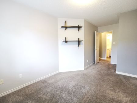 For Lease - 4600 Kimbermount Avenue Unit# 40, Mississauga, Ontario - Photo 5