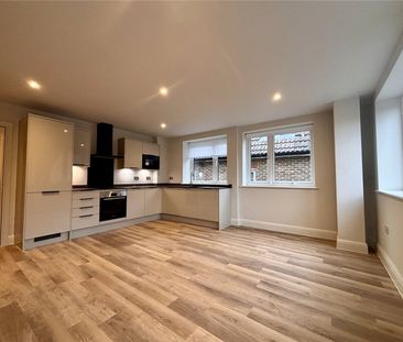 Windsor Way, Aldershot, Hampshire, GU11 - Photo 5