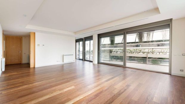 4 room luxury Apartment for rent in Barcelona, Catalonia - Photo 1