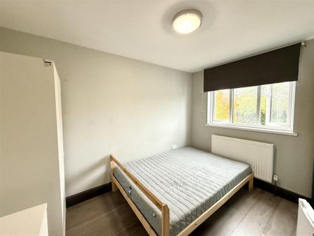 House share to rent - Photo 2