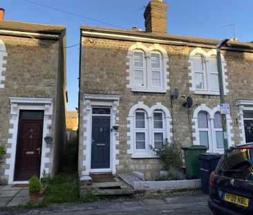 3 bedroom end of terrace house to rent - Photo 3