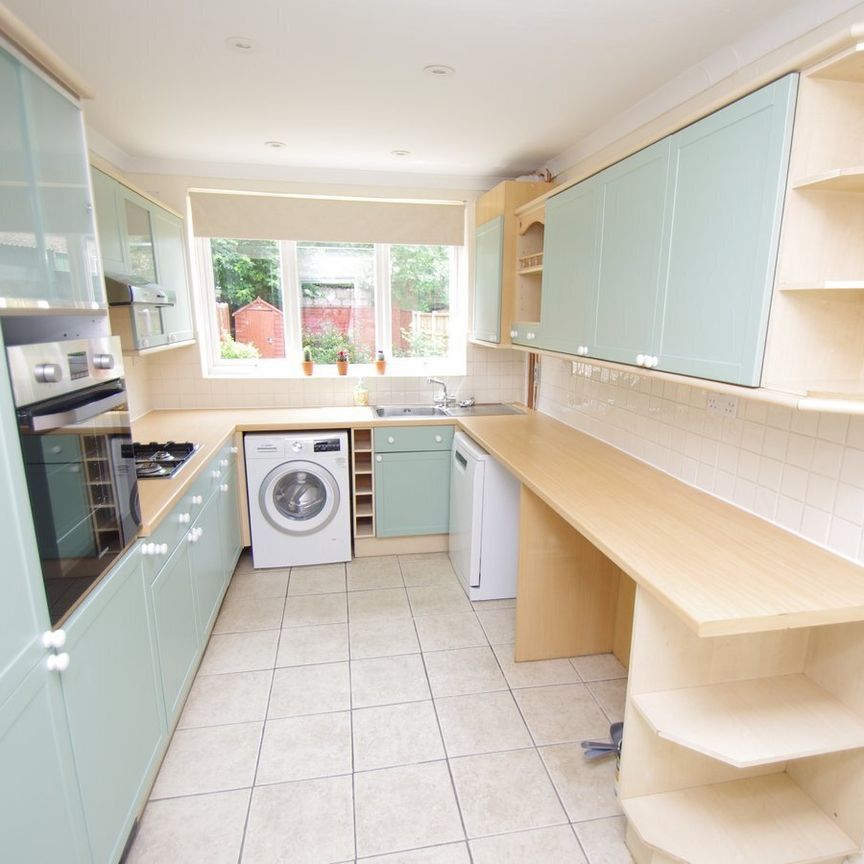 Sandringham Road, Watford, WD24 - Photo 1