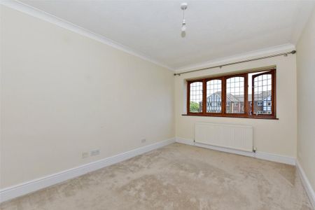 3 bedroom apartment to rent - Photo 2