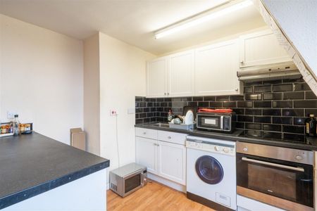 Flat 10, 2 Moorgate Avenue, Crookesmoor - Photo 4