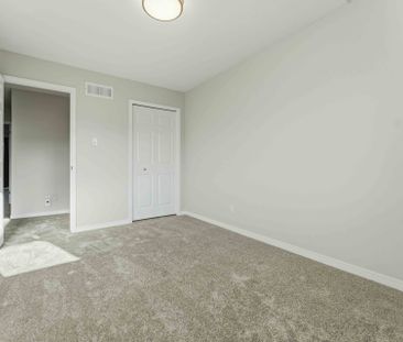 For Lease - 999 Cove Island Terrace, Blossom Park - Airport and Are... - Photo 5