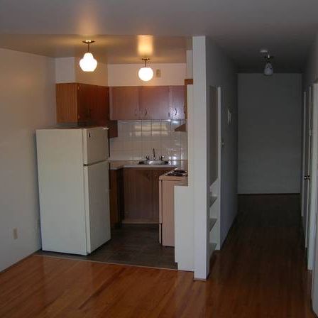 Kitsilano 1Bdrm w/ VIEW - only 2 Blks from Kits POOL - Photo 3