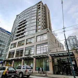 Vancouver Downtown Beautiful and Cozy 1B/1B/1B/1D For Rent - Photo 2