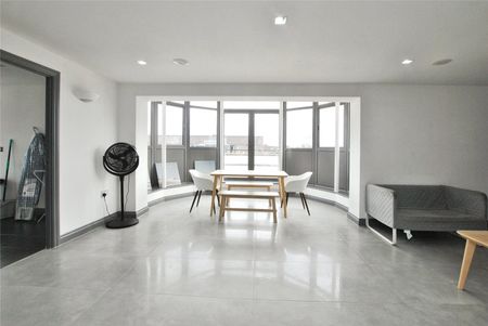 3 bedroom apartment to rent - Photo 3