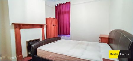 1 Bedroom For Rent - Photo 3