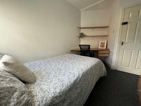 West End // Bed & Bath // Aug, LN1 - Photo 4