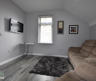 Apt 1, 261 Upper Newtownards Ro, Belfast, BT4 3JF - Photo 1