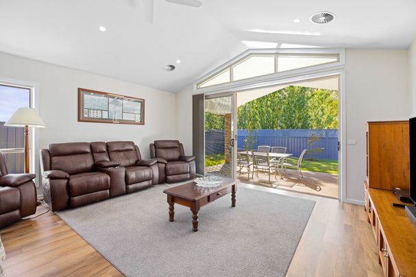 Relaxed Living In A Quiet Thurgoona Home - Photo 1