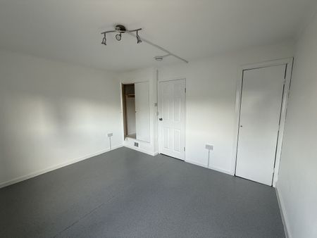 4 Bed Terraced House, The Common, E15 - Photo 4