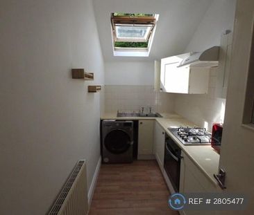 2 bedroom flat to rent - Photo 5