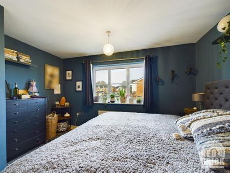 2 bedroom semi-detached house to rent - Photo 5