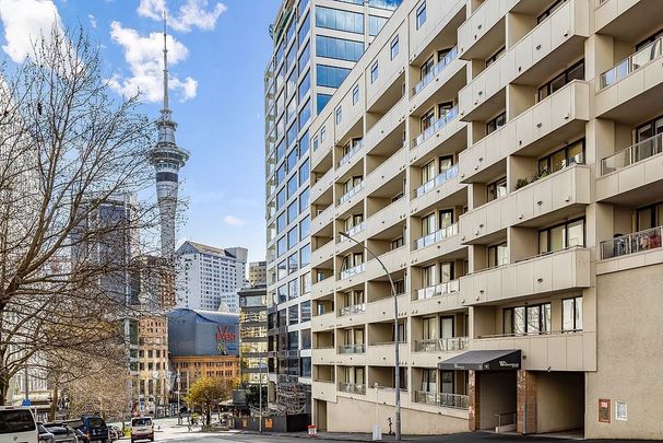 Spacious 2-Bedroom Living - Photo 1