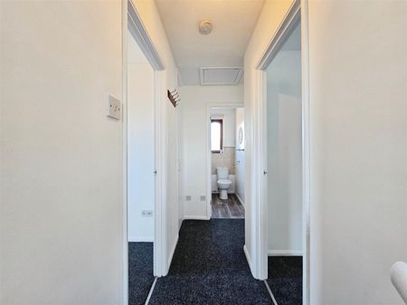 2 Bedroom Flat to Rent in Kings Road, Rushden, Northants, NN10 - Photo 4