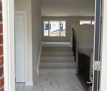 For Lease - 351 Les Emmerson Drive, Barrhaven, Ontario - Photo 2