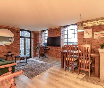 Bourneside Road, Addlestone, Surrey, KT15 - Photo 2