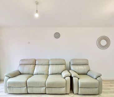 3 bedroom apartment to rent - Photo 2