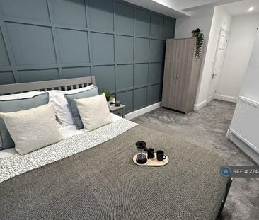 1 bedroom in a house share to rent - Photo 2