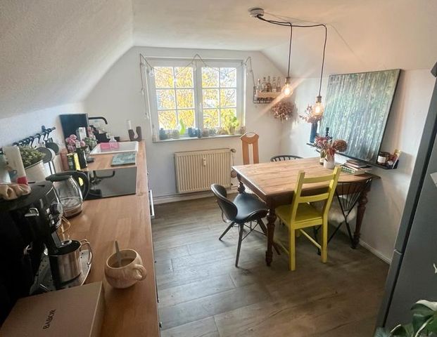 Schöne Dachgeschosswohnung - Photo 1