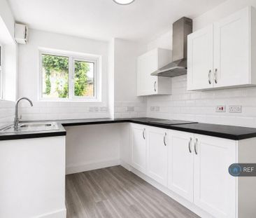 2 bedroom terraced house to rent - Photo 4