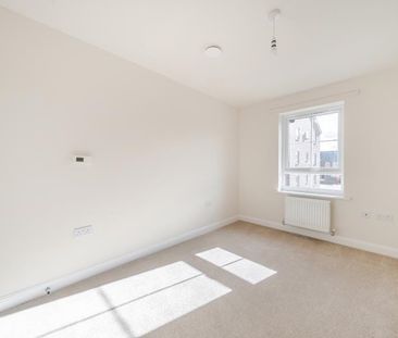 Ilex Drive, Fiddington Fields, Tewkesbury, Gloucestershire - Photo 4