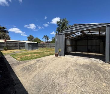 Newly renovated property on large block - Photo 5