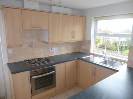 3 bedroom semi-detached house to rent - Photo 5