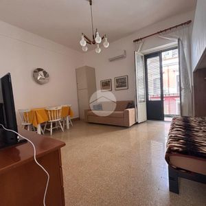 Monolocale in affitto - Photo 2