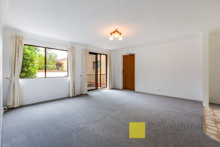 $620 per week / $2,480 Bond - Photo 2