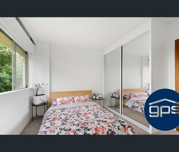 Charming 1-bedroom unit - Photo 2