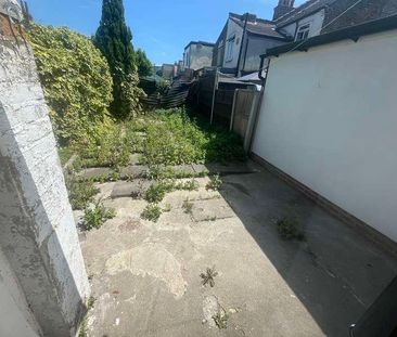 Hilda Road, London, E16 - Photo 6