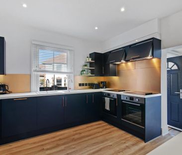 1 bedroom in a house share to rent - Photo 4