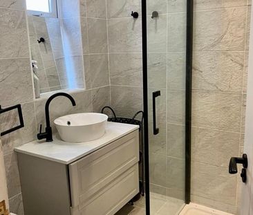 Latymer Way, London - Photo 5