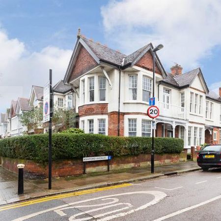 2 bedroom located only a short walk to Crouch End Broadway - Photo 3