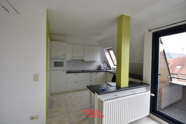 Zeer lichtrijk appartement met 2 slaapkamers en terras - Photo 1