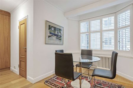 Excellently appointed studio/one bedroom in a portered building. - Photo 2